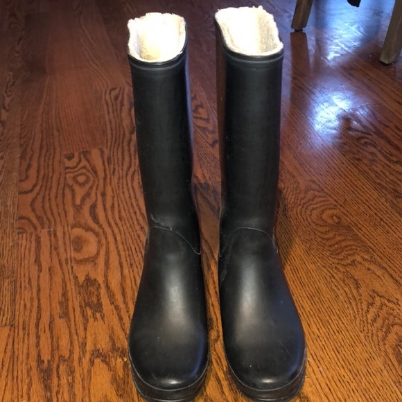 Tretorn Shoes - Black rain boots!!